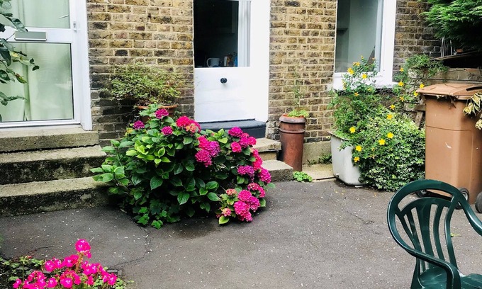 Woodberry Down Hotel | Amhurst Hotel
