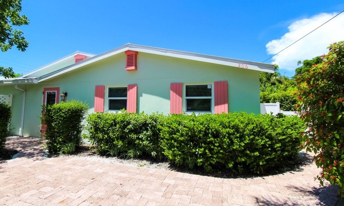 Holmes Beach Casa | AMI Sunrise by AMI Locals