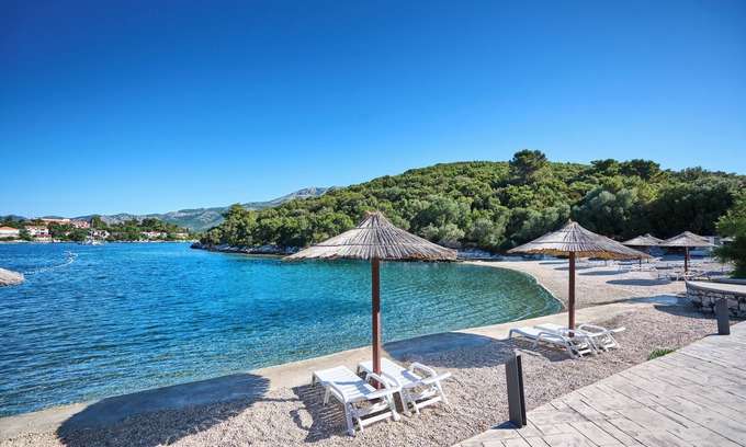 Cove Tri Zala (Zrnovo) Otro | Port 9 Holiday Homes by Aminess