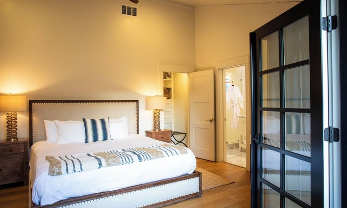 Napa Cama Y Desayuno | Amizetta Farmhouse