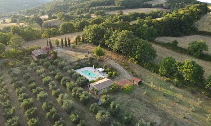 Sorano Casa | Among olive trees and silence: farmhouse with pool and olive grove in the Etruscan Maremma