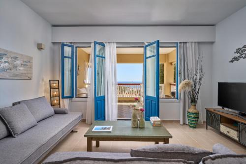 Amoopi Casa | Amore Kastellia-Althea Homes