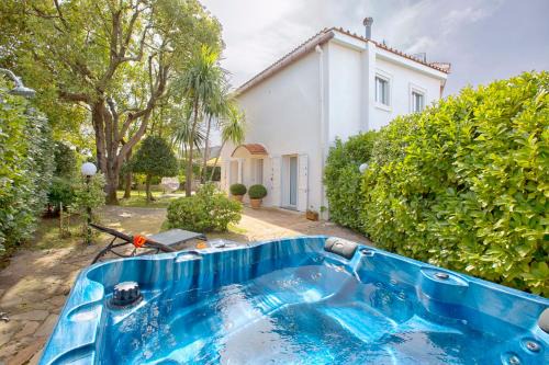 Sant'Agata sui Due Golfi Villa | AMORE RENTALS - Resort Ravenna - Villa Dama