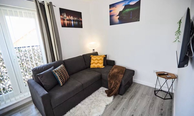 Everton Apartamento | Ampee Guest Suite-Free Parking