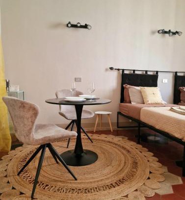 Ghisolfa Casa | Ampia stanza con bagno privato e zona pranzo