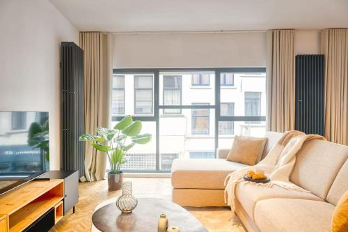 University District Apartamento | Ample 2-BR Apt in Antwerp