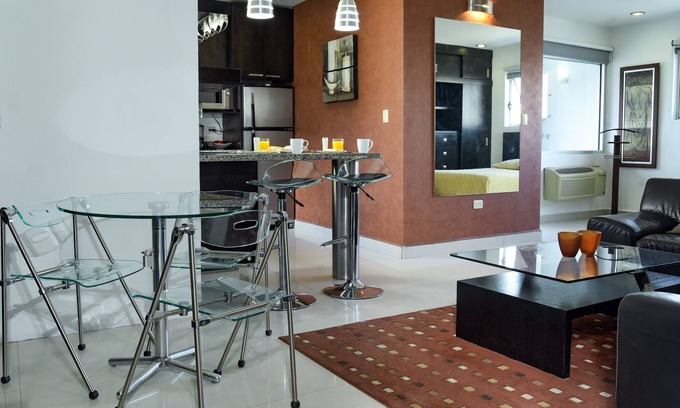 San Pedro Garza García Apartamento | Amplio a 3 minutos de San Pedro