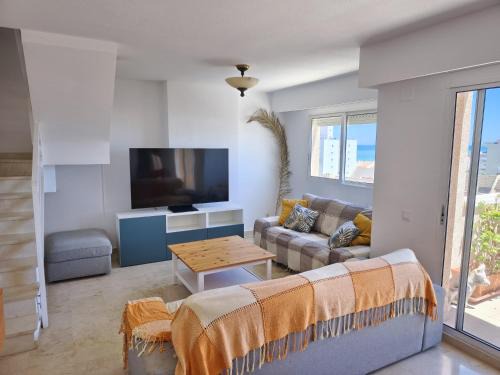 Pobles del Sud Apartamento | Amplio apartamento con vista al mar en El Perelló