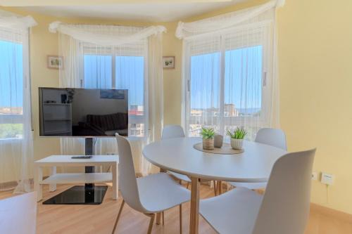 Venecia Apartamento | Amplio piso de 100m2 con 3 hab, wifi rápido, AC
