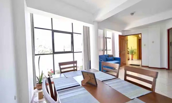 Monserrate Apartamento | Amplio y en Céntrica Urbanización, segundo piso