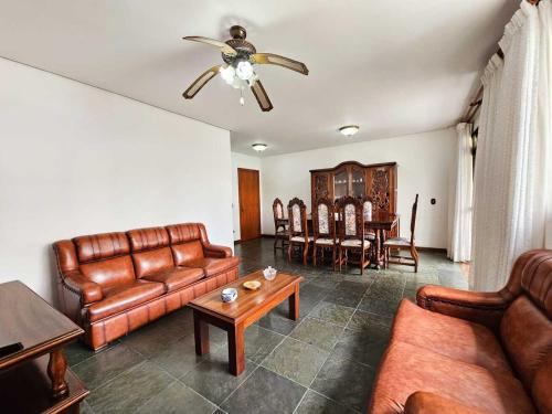 Pitangueiras Apartamento | Amplo Apto a 400m da Praia de Pitangueiras
