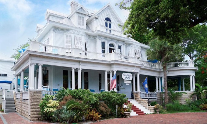 Historic Seaport Cama Y Desayuno | Amsterdam's Curry Mansion Inn