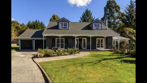 Springfield Casa | Amy's Forest City Villa