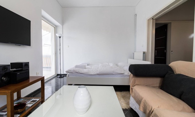 Nea Smirni Apartamento | An Adorable Apartment in Athens