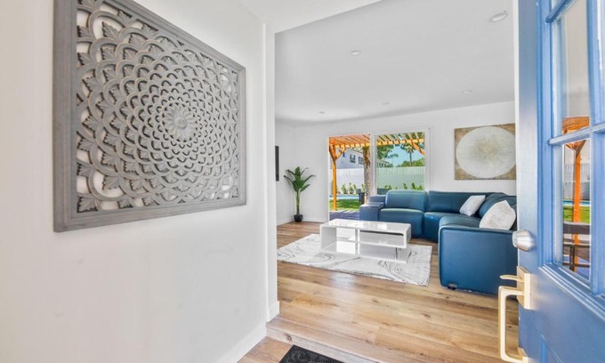 Reseda Casa | An amazing full house with a pool
