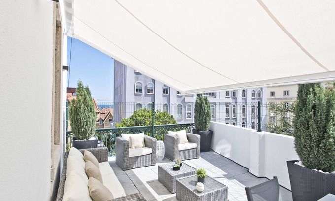 Cascais Apartamento | Un apartamento con una terraza increíble.