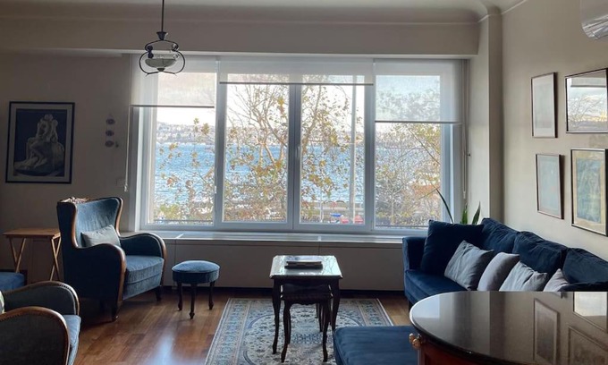 Kabatas Apartamento | An apartment with Bosphorus view