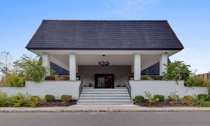 New Providence Casa | An Elegant Boutique Hotel in New Jersey - The Hub Murray Hill