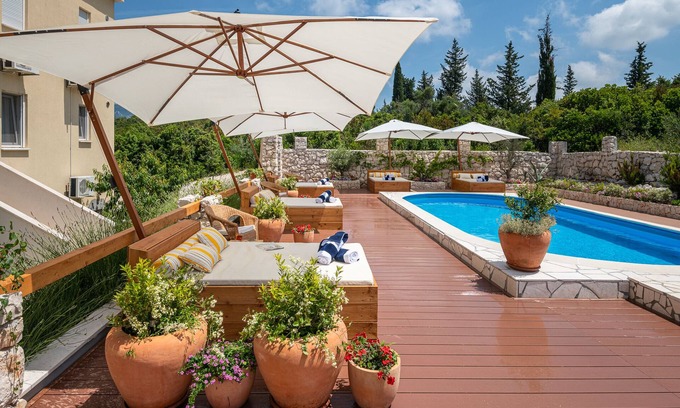 Pupnat Apartamento | Una residencia mediterránea elevada con vistas a la isla y al mar