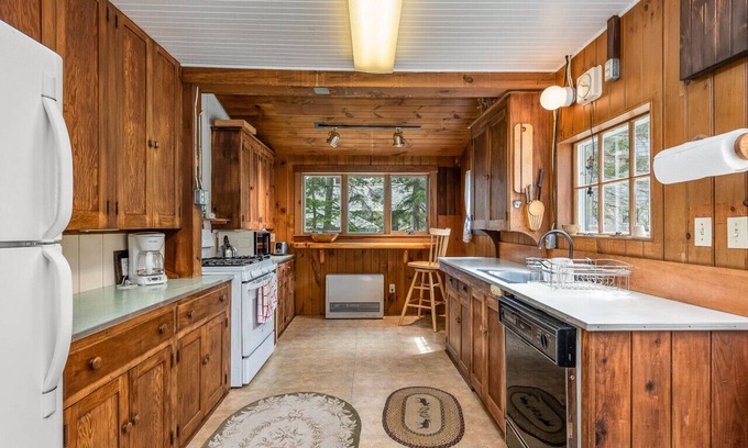 Southport Cabaña | An enchanting Maine cottage, where timeless charm meets modern luxury!