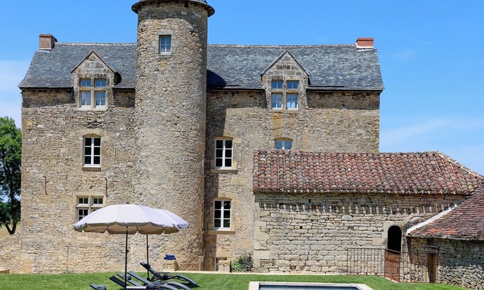 Villeneuve d'Aveyron Otro | An exceptional stay in a château with swimming pool - Luxury, charm and nature