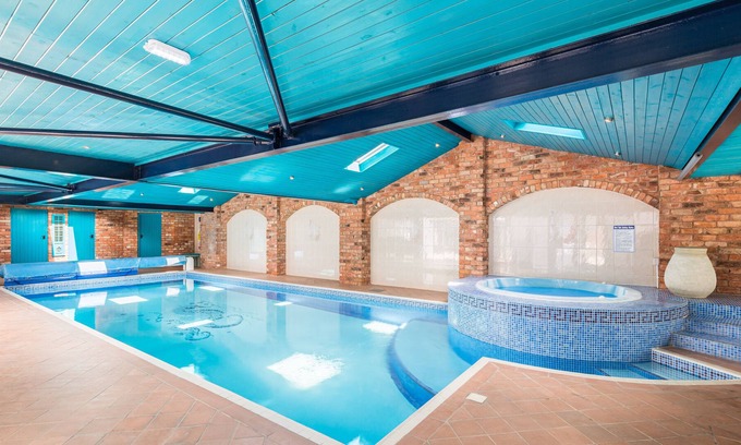 Deerhurst Casa | An idylic countryside getaway, with Swimming Pool, Jacuzzi and Sauna!