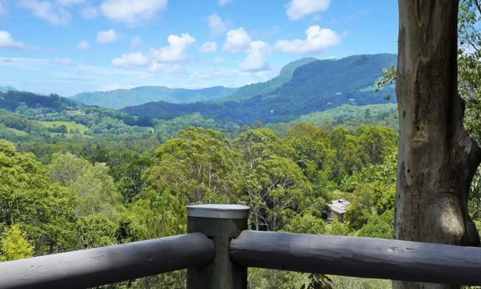Currumbin Valley Casa | Currumbin Valley - 5BR Hideaway w/ Mountain Views