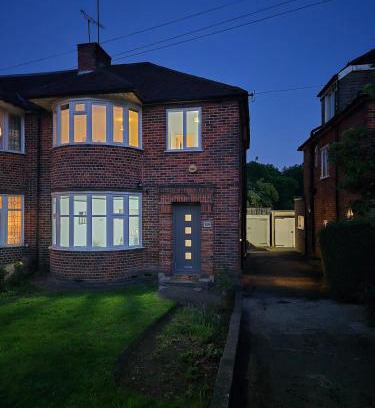 Finchley Casa | An inviting, spacious and bright 3 bed house