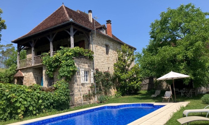 Marcillac-la-Croze Otro | Espléndidamente restaurado casa en idilio rural con preciosas vistas y piscina privada
