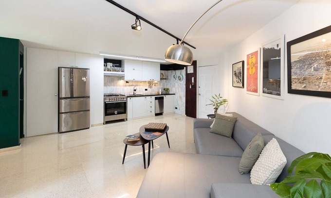 Obarrio Apartamento | Un estilo moderno orgánico se encuentra con el centro de la ciudad, este apartamento lo tiene todo
