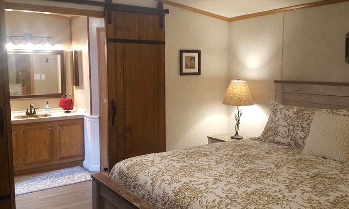 Loudonville Casa | AN OWL and the MOON. Get-Away in Mohican State Park. Location is perfect!