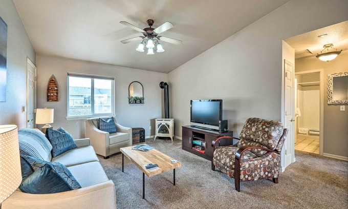 Anacortes Apartamento | ¡NUEVO! Anacortes Condo 1 Mi a Marina & Fidalgo Bay!
