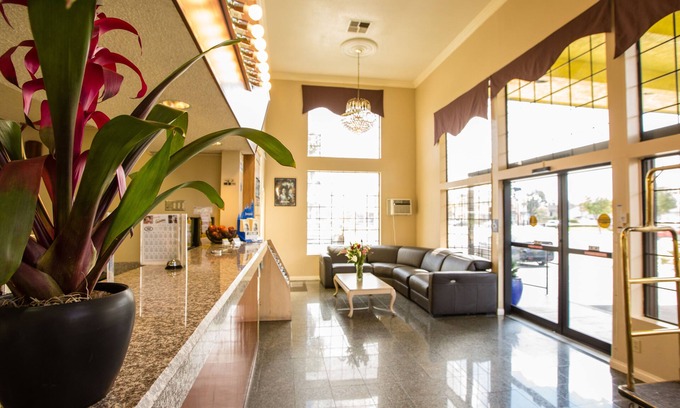 Anaheim Resort Hotel | Anaheim Carriage Inn