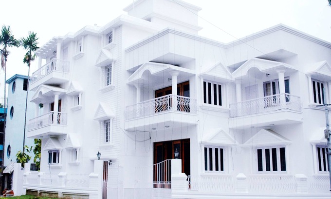 Salt Lake Casa | Anamitra Guest House