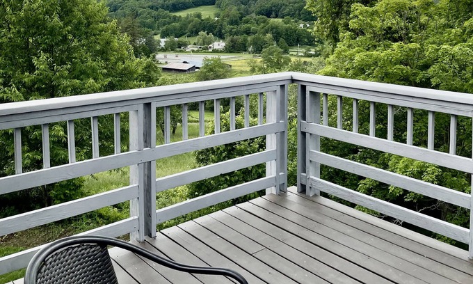 South Woodstock Casa | Ananda Vue- Lux 3BR/2BA hygge Villa w Fireplace and VIEWS!