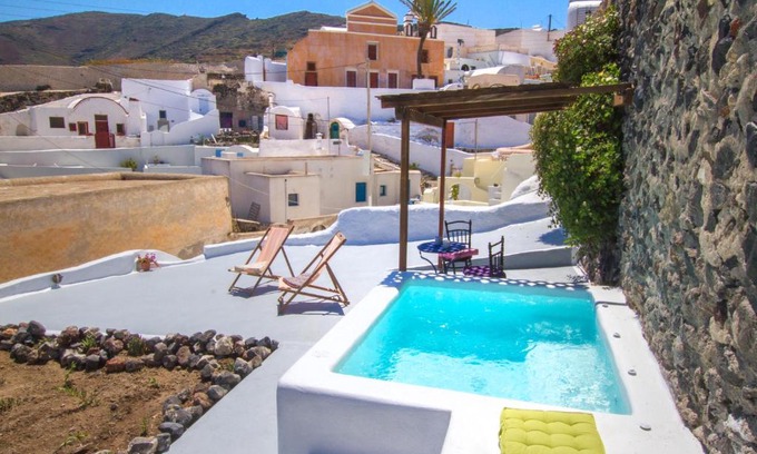 Finikia Casa | Anatoli Cave House-by Thireon