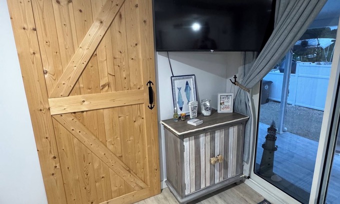 Key Largo Alquiler De RV | Anchor by the SeanBeautiful renovated camper with a fresh coastal design