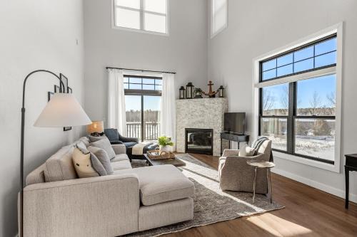 Egg Harbor Casa | Anchor Point Condo by Simple Life Rentals