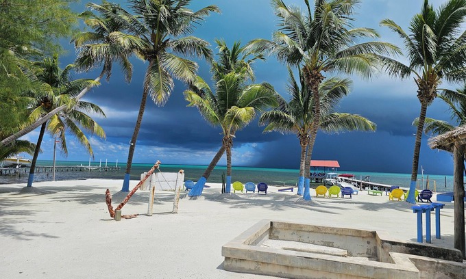 Cayo Corker Hotel | Anchorage Beach Resort