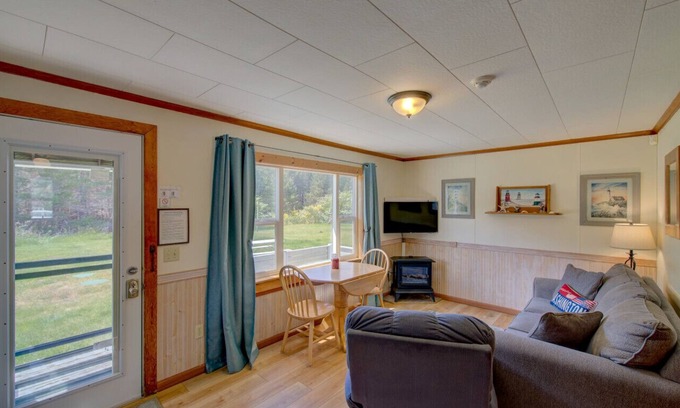 Long Beach Cabaña | Anchorage Cottages Unit 3 Dog friendly and close to the beach