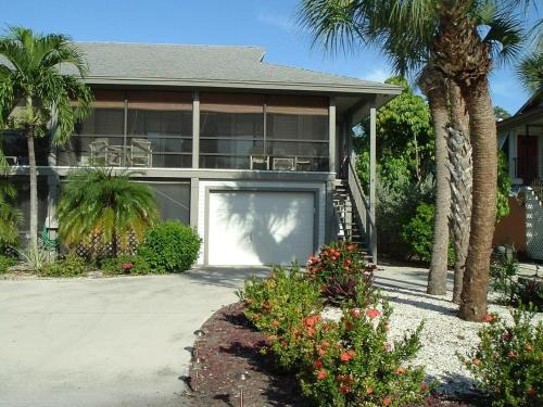 Mid Island Casa | Anchorage St. Pet-Friendly Vacation Home