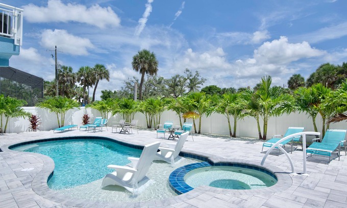 Mid Island Casa | 🌊Anchors Down | Luxury 5BR w/Private Pool, Spa + Game Room | Steps 2 Beach🏖️