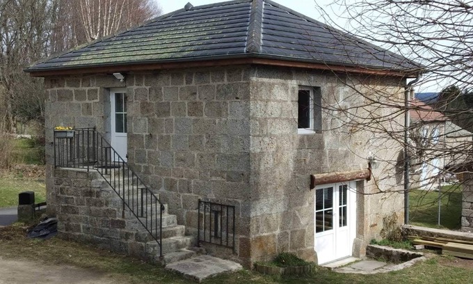 Mazet-Saint-Voy Casa | Ancien Four à Pain Typique de la Région Pour un Séjour à 2, Sportif ou Culturel