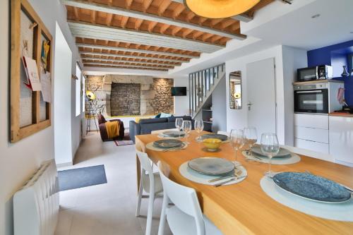 Erdeven Casa | Ancienne Forge avec son jardin à 2 pas de la plage