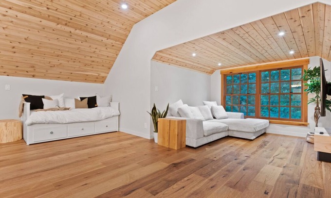 Pemberton Chalet De Esquí | Ancient Cedars Lodge - Luxury log cabin accommodating up to 10 guests