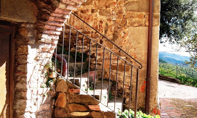 Villa Collemandina Villa | Casa antigua en el pueblo medieval ...