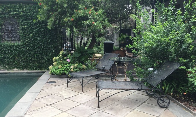 Lower Garden District Casa | 1850s Garden District Boutique Stable House w / Private Courtyard