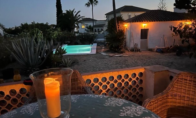 Urbanizacion Marbessa Casa | Andaluz 4 camas casa de vacaciones a 400 metros de la playa, amplio jardín