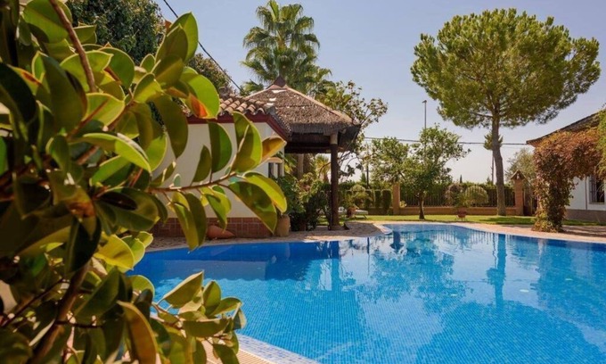 Écija Villa | ★Villa Andaluza con piscina, jardín y barbacoa★