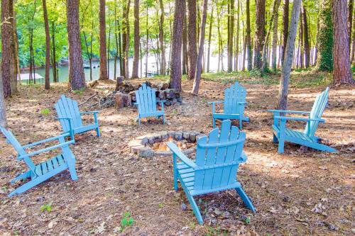 Northlake Casa | Anderson Lakefront Vacation Rental with Dock